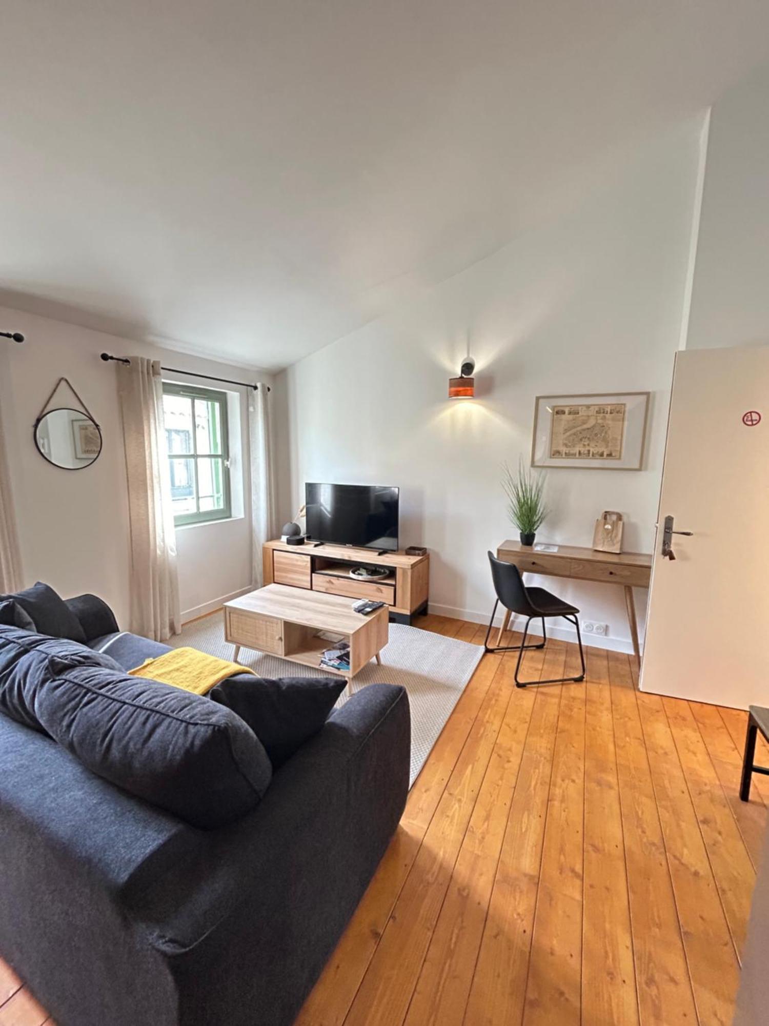 Chez Sam Et L'as Du Forum, Centre Apartment